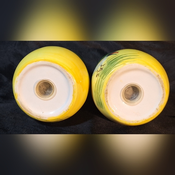 Yellow Rooster Salt and Pepper Shakers - Picture 4 of 4